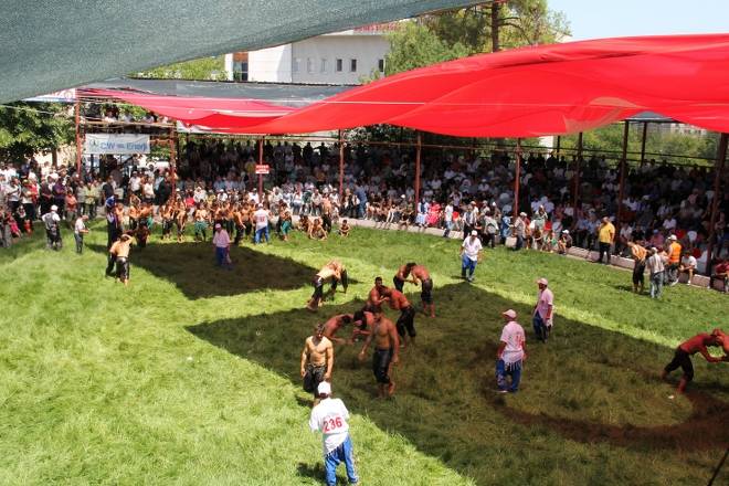 Dikmen Güreşlerine 25 bin kişi katıldı 100