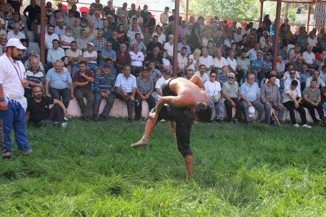 Dikmen Güreşlerine 25 bin kişi katıldı 145