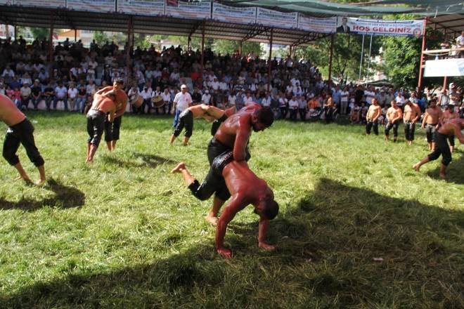 Dikmen Güreşlerine 25 bin kişi katıldı 149