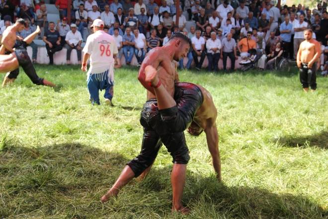 Dikmen Güreşlerine 25 bin kişi katıldı 152