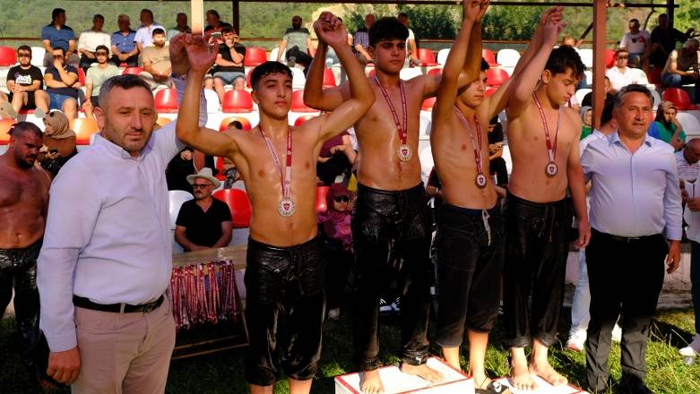 Dikmen Güreşlerine 25 bin kişi katıldı 17