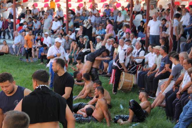 Dikmen Güreşlerine 25 bin kişi katıldı 181