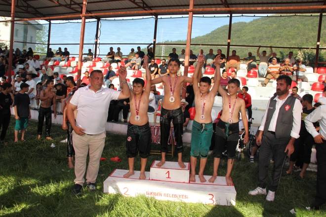 Dikmen Güreşlerine 25 bin kişi katıldı 186