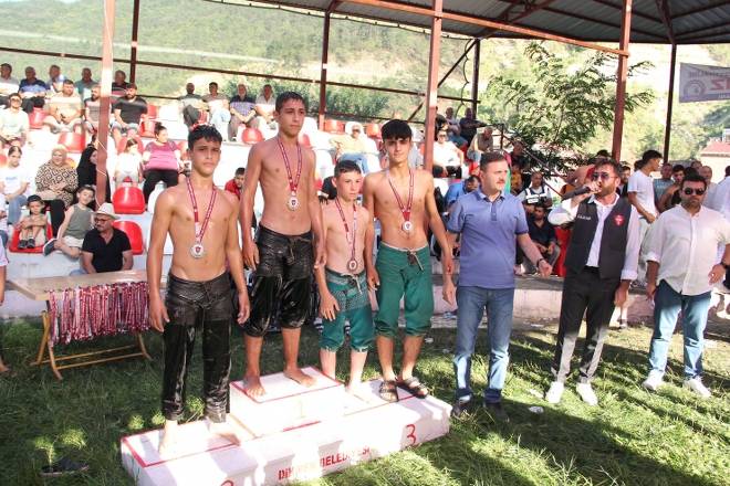 Dikmen Güreşlerine 25 bin kişi katıldı 189