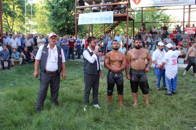Dikmen Güreşlerine 25 bin kişi katıldı 193