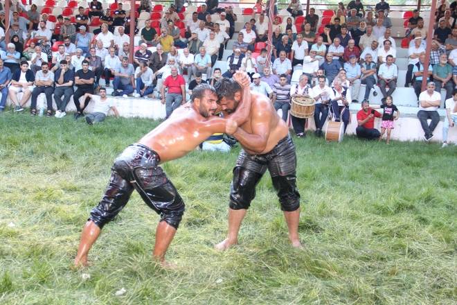 Dikmen Güreşlerine 25 bin kişi katıldı 203