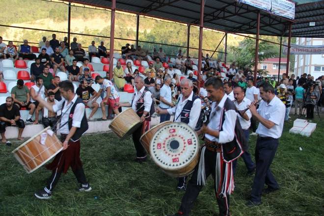 Dikmen Güreşlerine 25 bin kişi katıldı 210