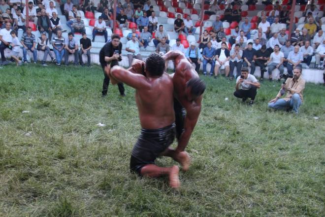 Dikmen Güreşlerine 25 bin kişi katıldı 214