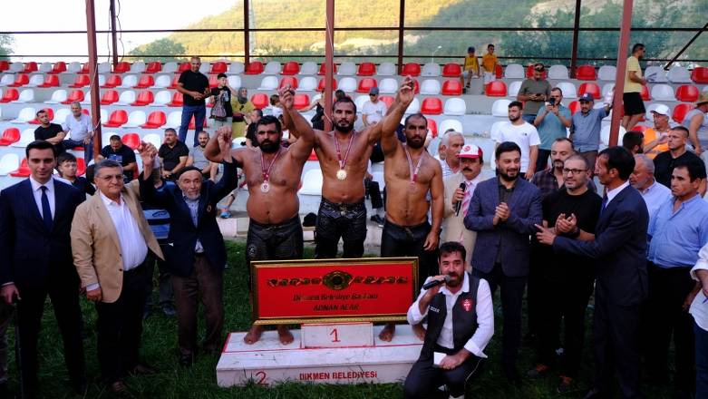 Dikmen Güreşlerine 25 bin kişi katıldı 25