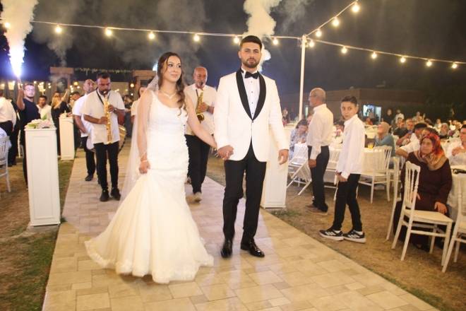 Bafra'da Muhteşem Nikah Töreni: Gülşah Nurcan ve Aydın Bekar Evlend 193