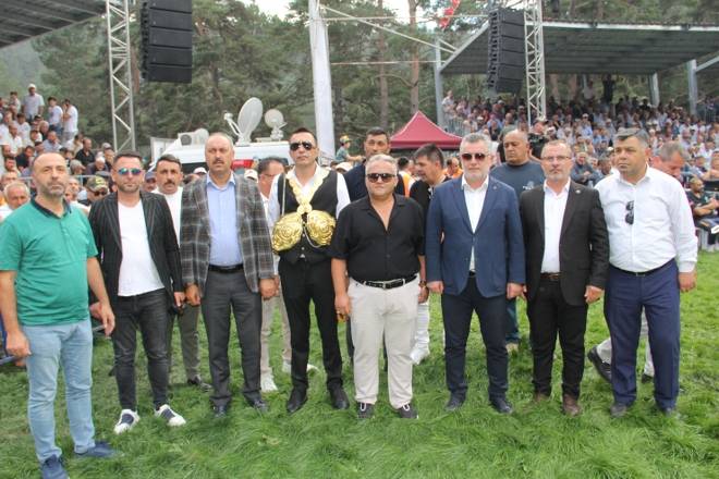 Kunduz Yaylasına 40 Bin Kişi Akın Etti 38