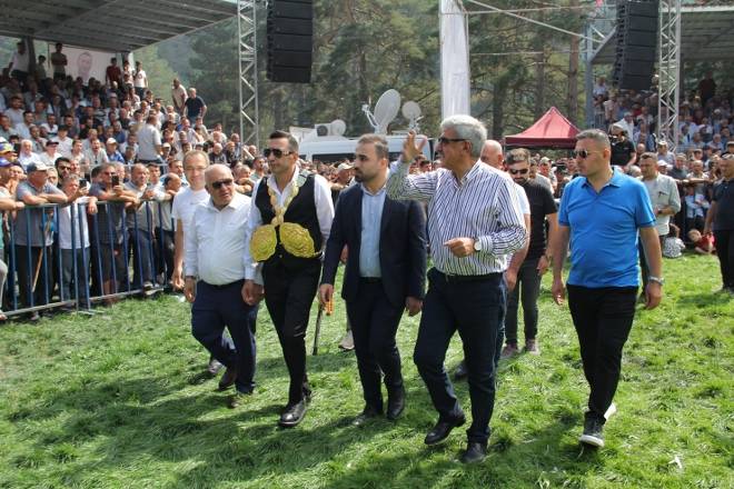 Kunduz Yaylasına 40 Bin Kişi Akın Etti 93