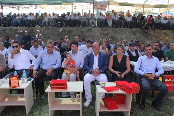 3. Gerze Abdaloğlu Köyü Karakucak Güreşlerine yoğun ilgi 103