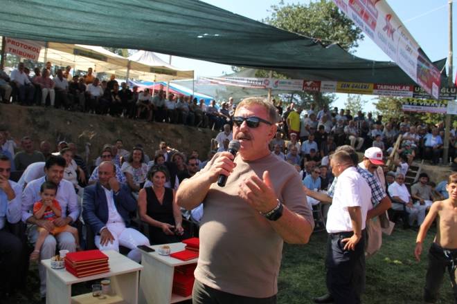 3. Gerze Abdaloğlu Köyü Karakucak Güreşlerine yoğun ilgi 104