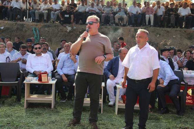 3. Gerze Abdaloğlu Köyü Karakucak Güreşlerine yoğun ilgi 107