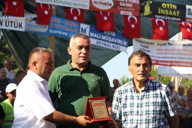 3. Gerze Abdaloğlu Köyü Karakucak Güreşlerine yoğun ilgi 113