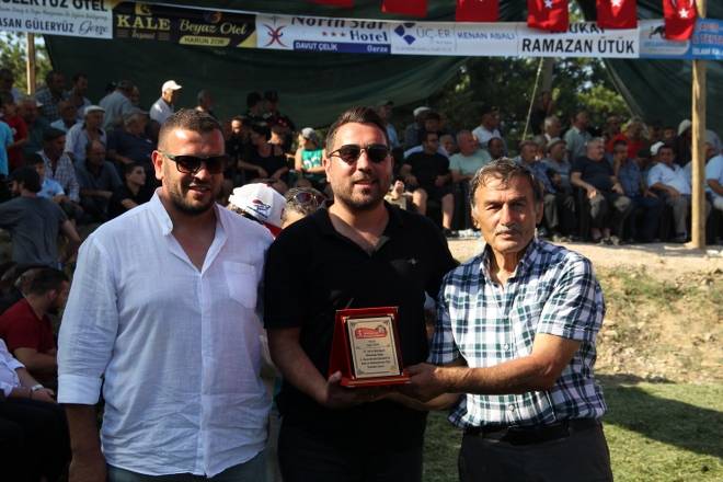 3. Gerze Abdaloğlu Köyü Karakucak Güreşlerine yoğun ilgi 121