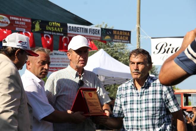 3. Gerze Abdaloğlu Köyü Karakucak Güreşlerine yoğun ilgi 122