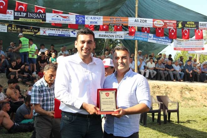 3. Gerze Abdaloğlu Köyü Karakucak Güreşlerine yoğun ilgi 124