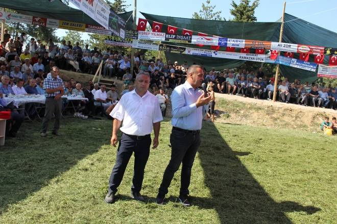 3. Gerze Abdaloğlu Köyü Karakucak Güreşlerine yoğun ilgi 128