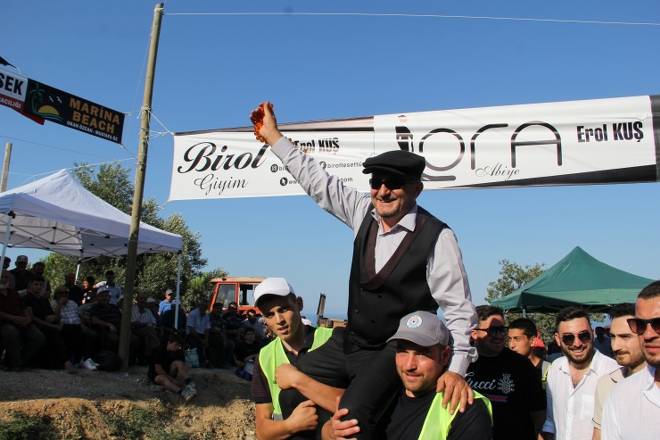 3. Gerze Abdaloğlu Köyü Karakucak Güreşlerine yoğun ilgi 130