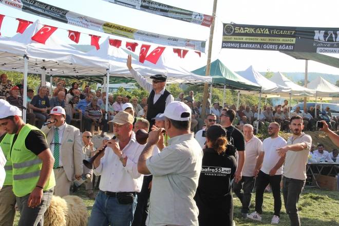 3. Gerze Abdaloğlu Köyü Karakucak Güreşlerine yoğun ilgi 133