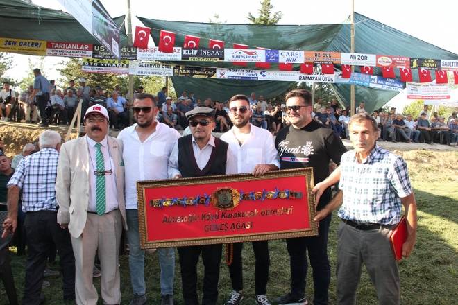 3. Gerze Abdaloğlu Köyü Karakucak Güreşlerine yoğun ilgi 138