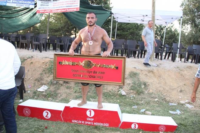 3. Gerze Abdaloğlu Köyü Karakucak Güreşlerine yoğun ilgi 162