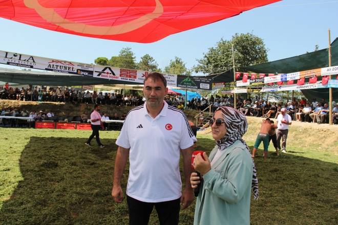3. Gerze Abdaloğlu Köyü Karakucak Güreşlerine yoğun ilgi 22