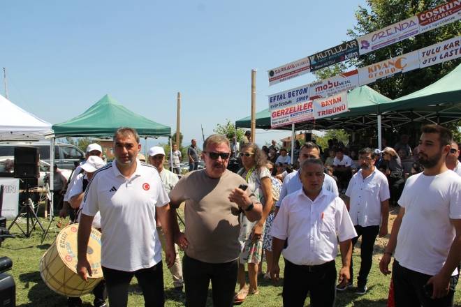 3. Gerze Abdaloğlu Köyü Karakucak Güreşlerine yoğun ilgi 23