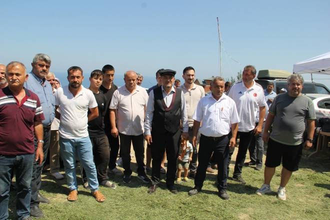 3. Gerze Abdaloğlu Köyü Karakucak Güreşlerine yoğun ilgi 25