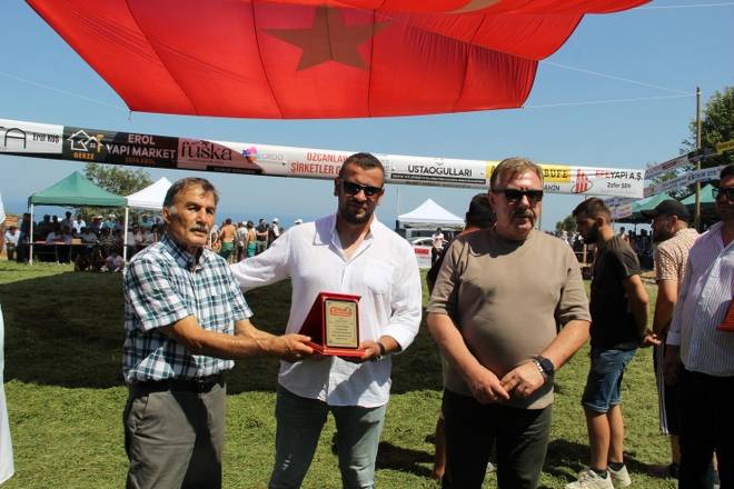 3. Gerze Abdaloğlu Köyü Karakucak Güreşlerine yoğun ilgi 44