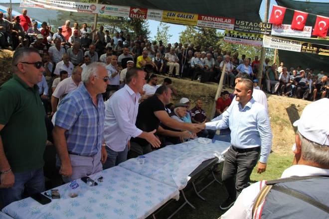 3. Gerze Abdaloğlu Köyü Karakucak Güreşlerine yoğun ilgi 54