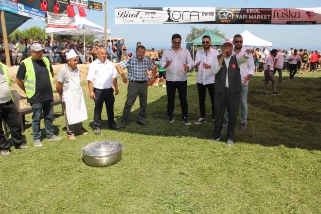 3. Gerze Abdaloğlu Köyü Karakucak Güreşlerine yoğun ilgi 55