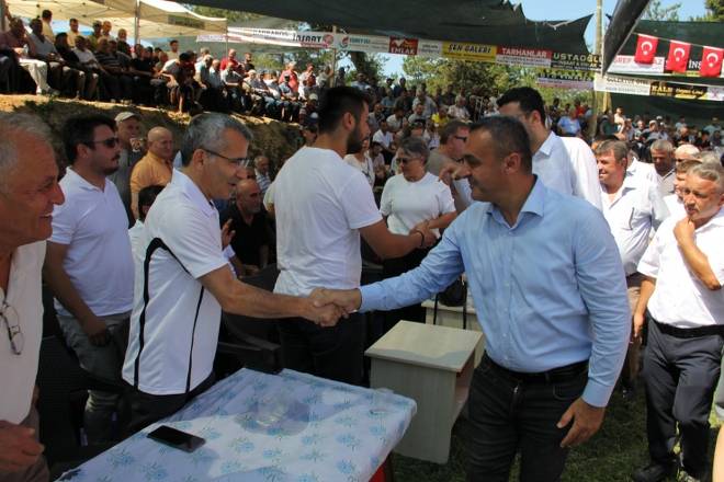 3. Gerze Abdaloğlu Köyü Karakucak Güreşlerine yoğun ilgi 57