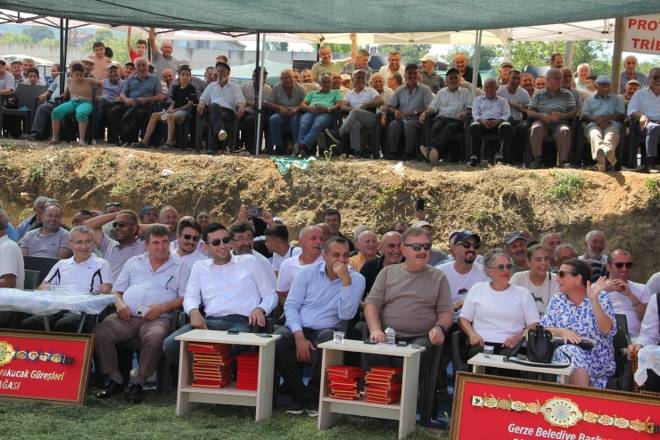 3. Gerze Abdaloğlu Köyü Karakucak Güreşlerine yoğun ilgi 60