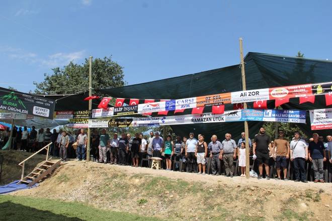 3. Gerze Abdaloğlu Köyü Karakucak Güreşlerine yoğun ilgi 7