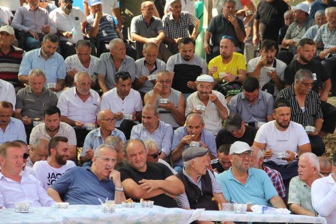 3. Gerze Abdaloğlu Köyü Karakucak Güreşlerine yoğun ilgi 75