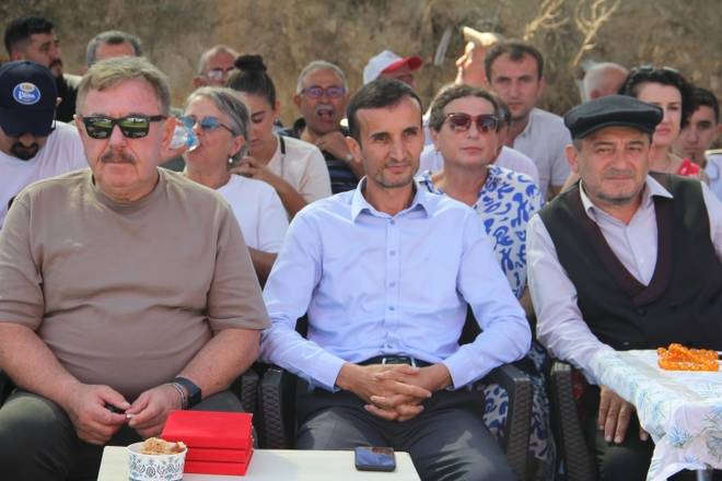 3. Gerze Abdaloğlu Köyü Karakucak Güreşlerine yoğun ilgi 83