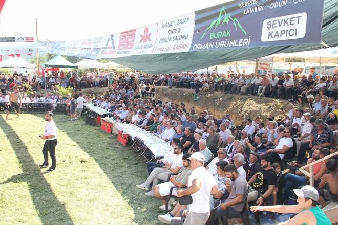 3. Gerze Abdaloğlu Köyü Karakucak Güreşlerine yoğun ilgi 86