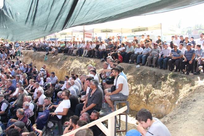3. Gerze Abdaloğlu Köyü Karakucak Güreşlerine yoğun ilgi 93