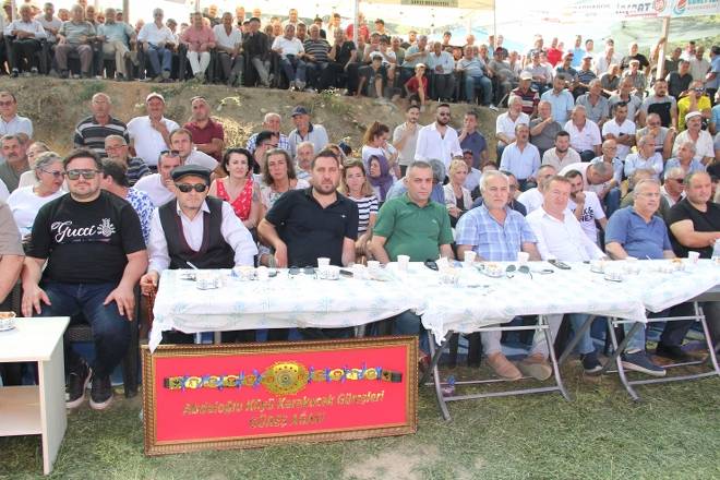 3. Gerze Abdaloğlu Köyü Karakucak Güreşlerine yoğun ilgi 95