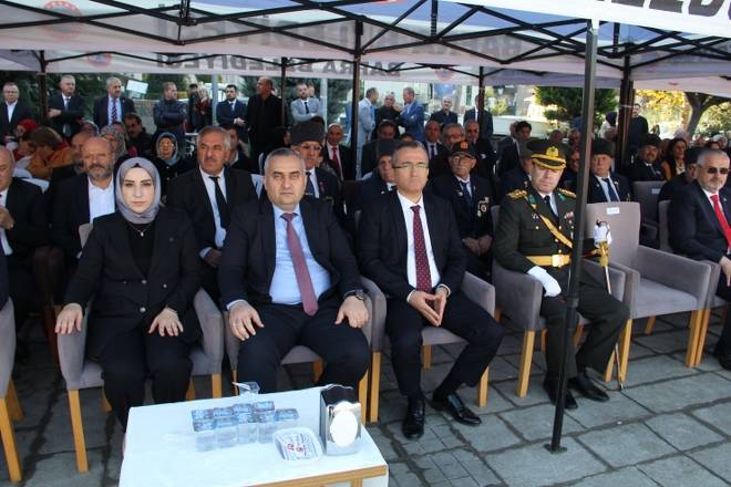 Kız Meslek Lisesi, 29 Ekim’de Coşkulu Programıyla Gönülleri Fethetti 39