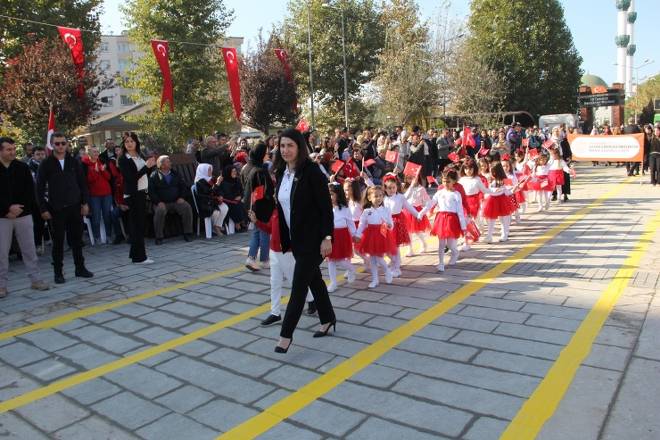 Kız Meslek Lisesi, 29 Ekim’de Coşkulu Programıyla Gönülleri Fethetti 50
