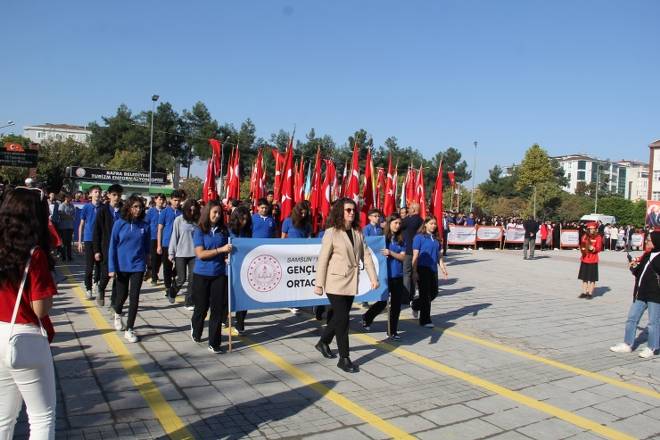 Kız Meslek Lisesi, 29 Ekim’de Coşkulu Programıyla Gönülleri Fethetti 88