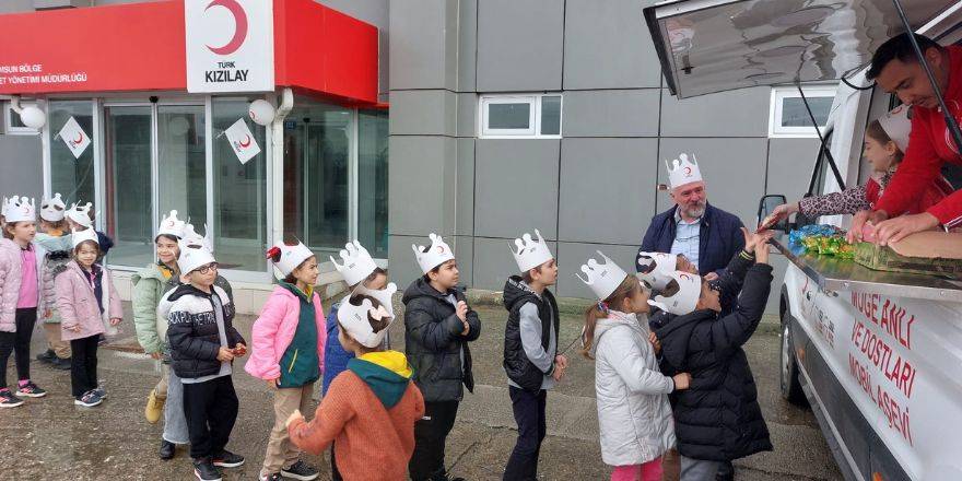 Kızılay Haftasında Bafra Okul Öğrencilerine Afet Eğitimi Verildi 10
