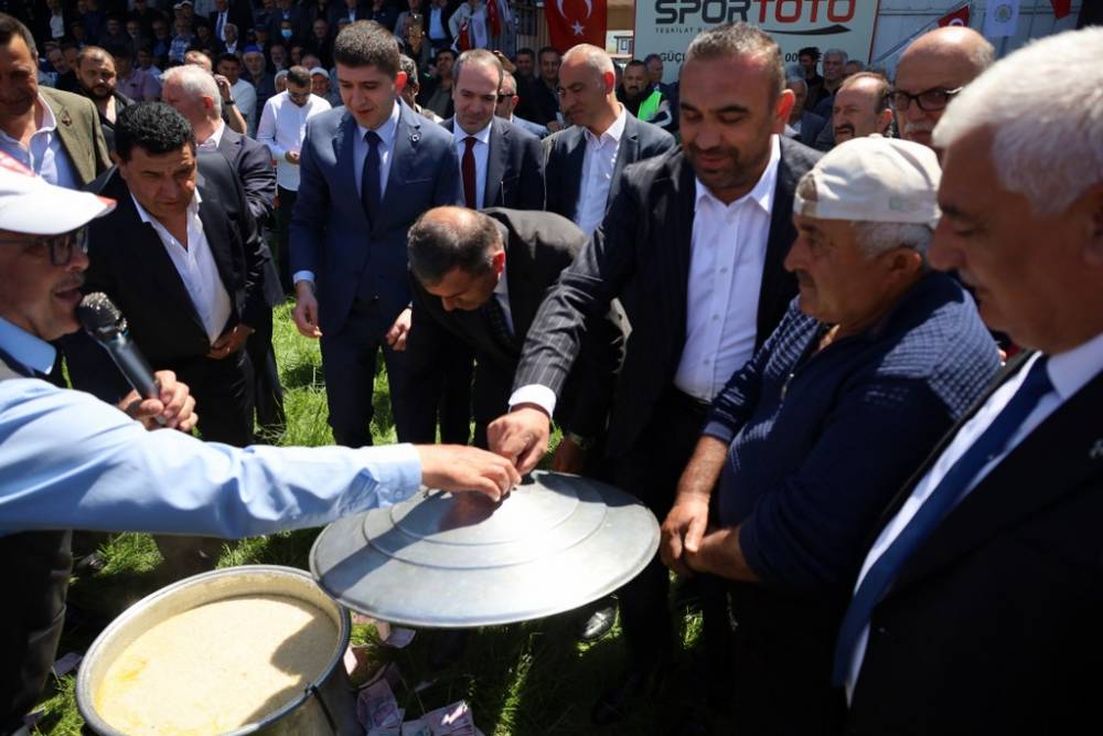 632. Alaçam Geyikkoşan Güreşleri ve Piknik Etkinliğinden renkli kareler 124