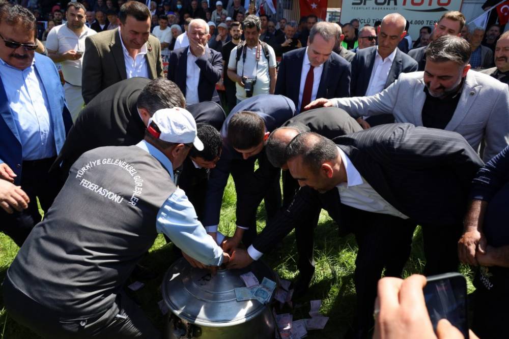 632. Alaçam Geyikkoşan Güreşleri ve Piknik Etkinliğinden renkli kareler 125