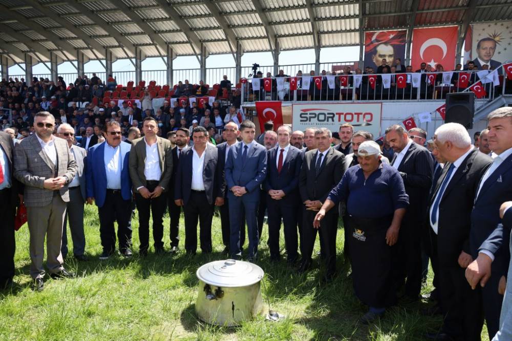 632. Alaçam Geyikkoşan Güreşleri ve Piknik Etkinliğinden renkli kareler 127