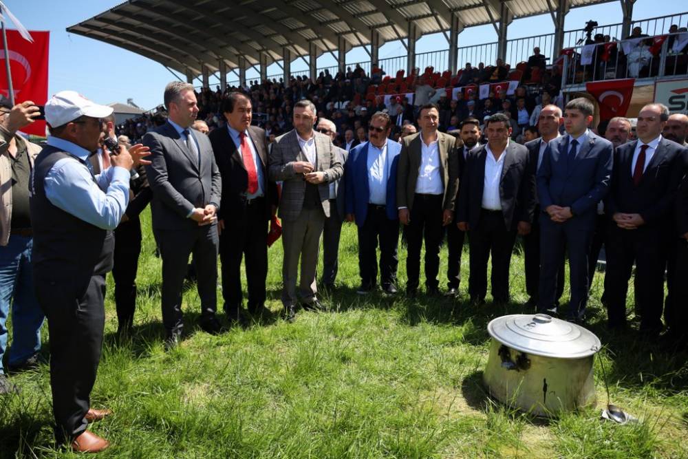 632. Alaçam Geyikkoşan Güreşleri ve Piknik Etkinliğinden renkli kareler 129